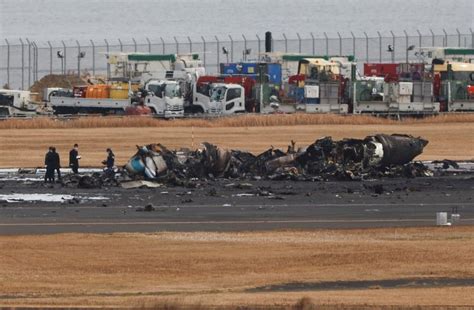 japan plane crash coast guard